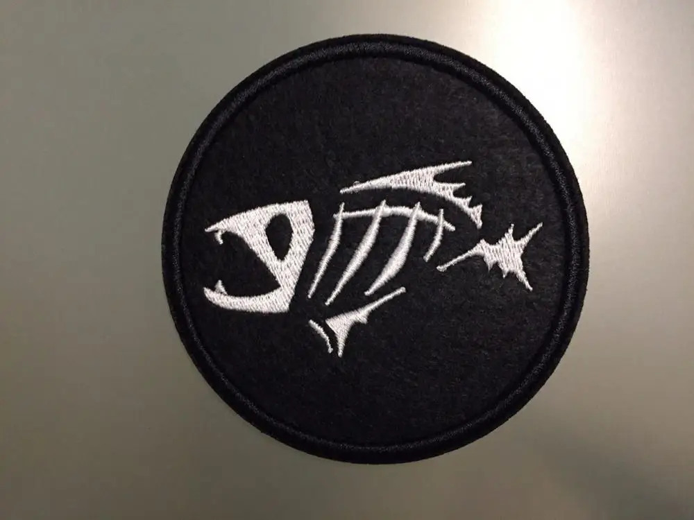 

Hot! FISH SKELETON - Embroidered Iron On Patch(≈ 7.5 cm)