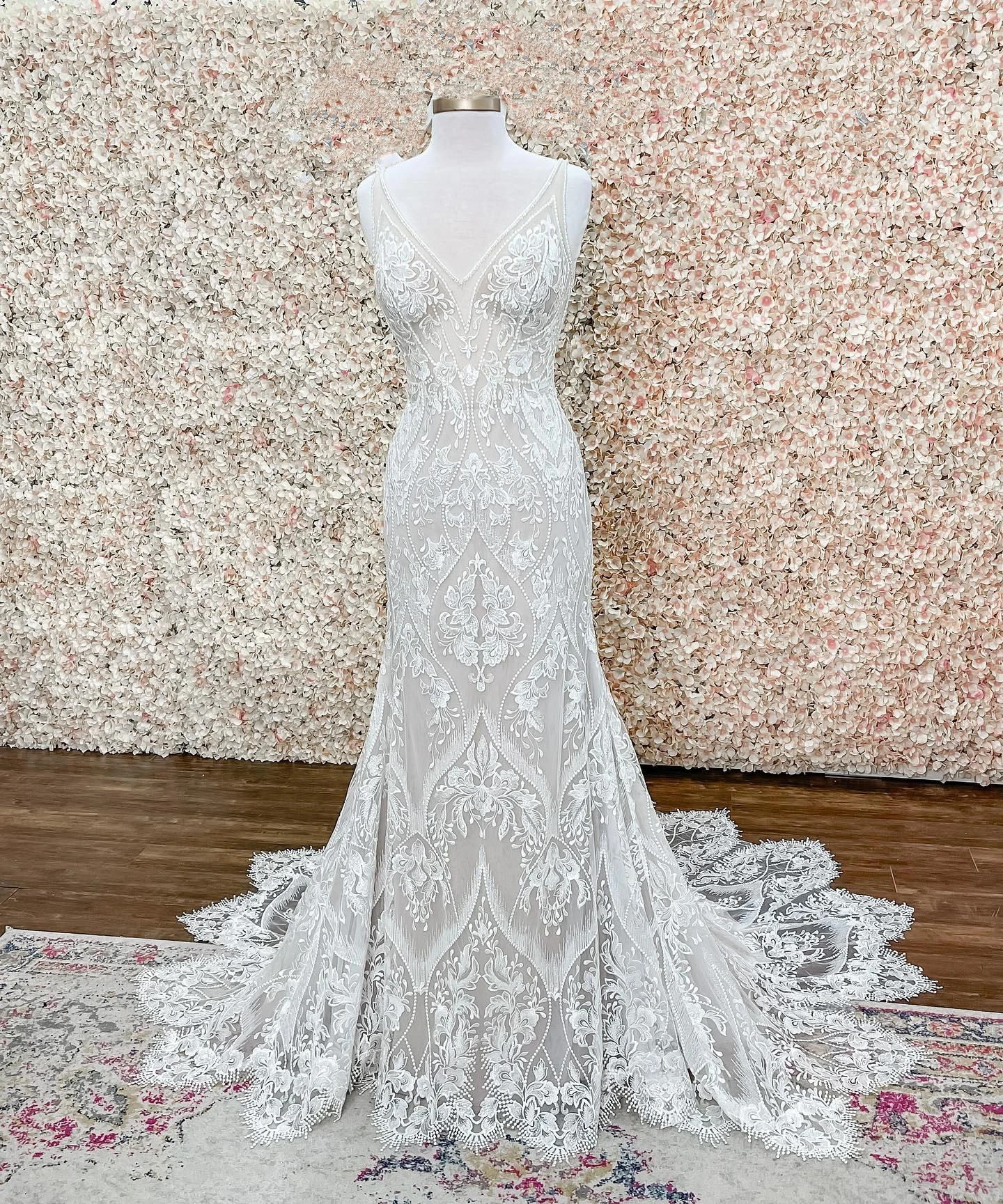 Fully Lace vestidos de novia 2021 Mermaid Deep V-Neck Vintage Bridal Wedding Dress Chapel Train Garden Castle Open V-Neck