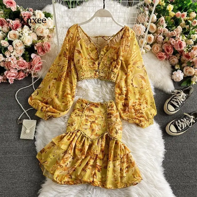 Spring and Summer Women's Floral Print Two-Piece Chiffon V-Neck Suit Skirt 2021 Sexy Bandage Halter Crop Top Mini Green Suit