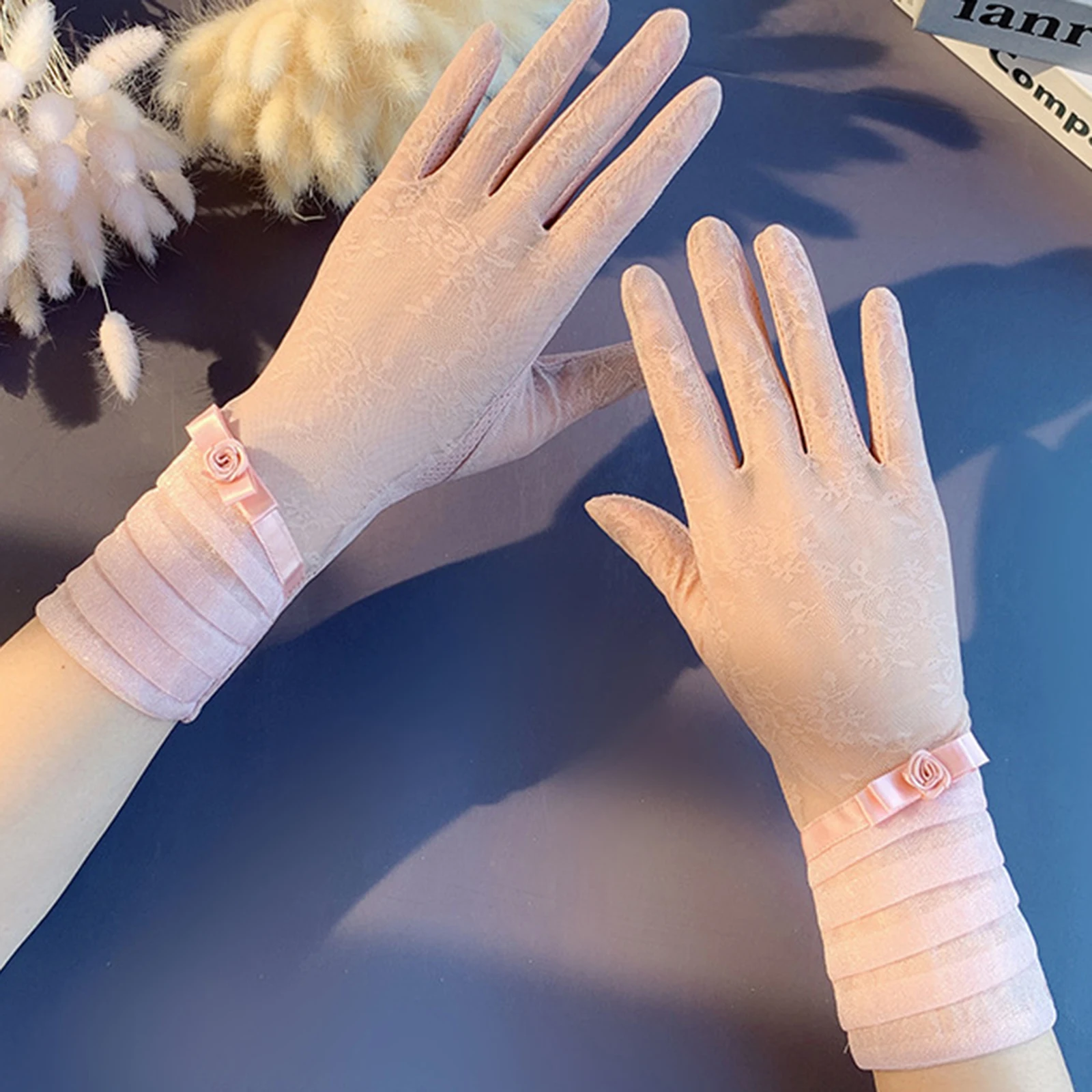 

Sexy Summer Women UV Sunscreen Short Sun Female Gloves Fashion Ice Silk Lace Driving Of Thin Touch Screen Elegant Lady