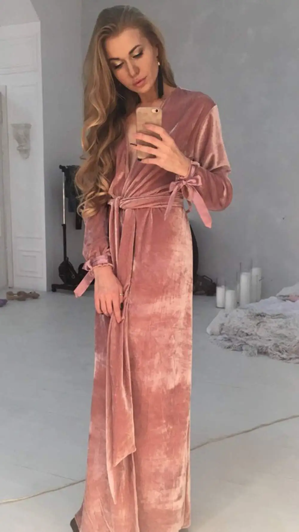 Women’s Long Velvet Robe Maxi Bathrobe Nightgown with Belt for Bridal Wedding Party Velour Robe