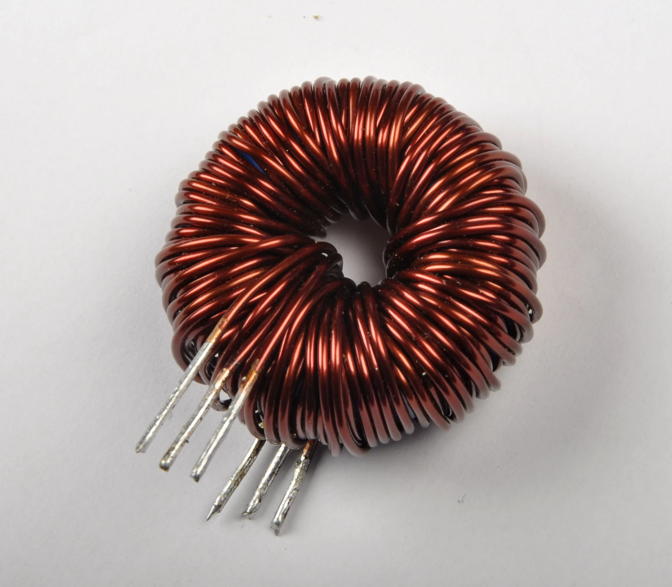 35A100uH เหล็กซิลิคอนอลูมิเนียม Magnetic Toroidal ตัวเหนี่ยวนำ (3X1.35mm ทองแดงแผลลวดเหนี่ยวนำน้ำหนักรวม140กรัม/ชิ้น)