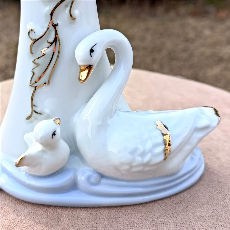 Vine Embossed Porcelain Swan Flower Vase Ceramic Cygnet Jardiniere Tabletop Houseware Ornament Decor Craft Gift for Mother\'s Day