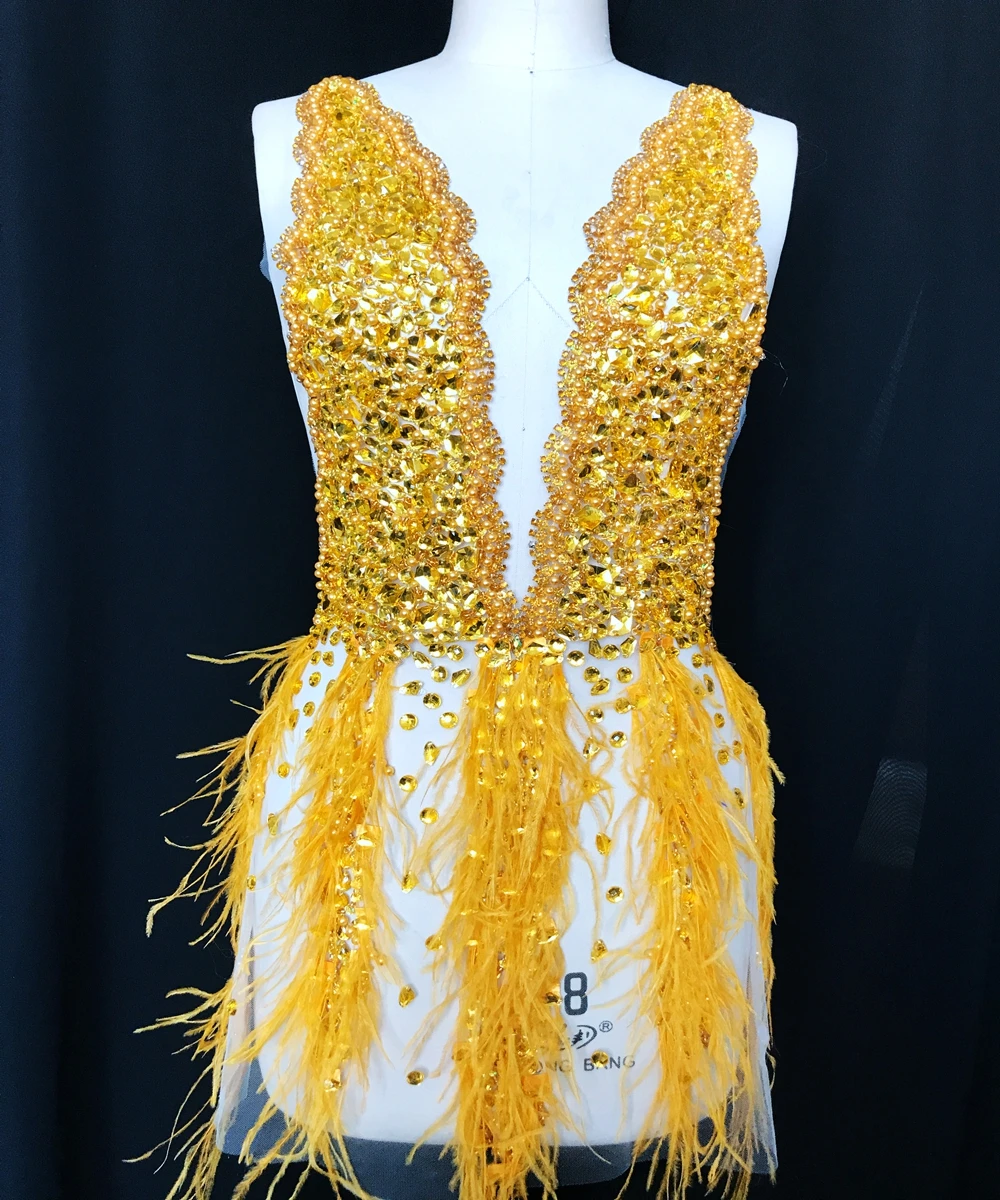 Cucito a mano su strass applique su perline a rete patch di piume di struzzo sul davanti per accessori per abiti