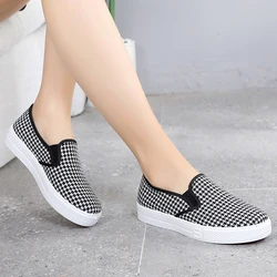 The new spring and summer canvas shoes women a pedal with flat female leisure breathable han edition of shoes is for lazy people