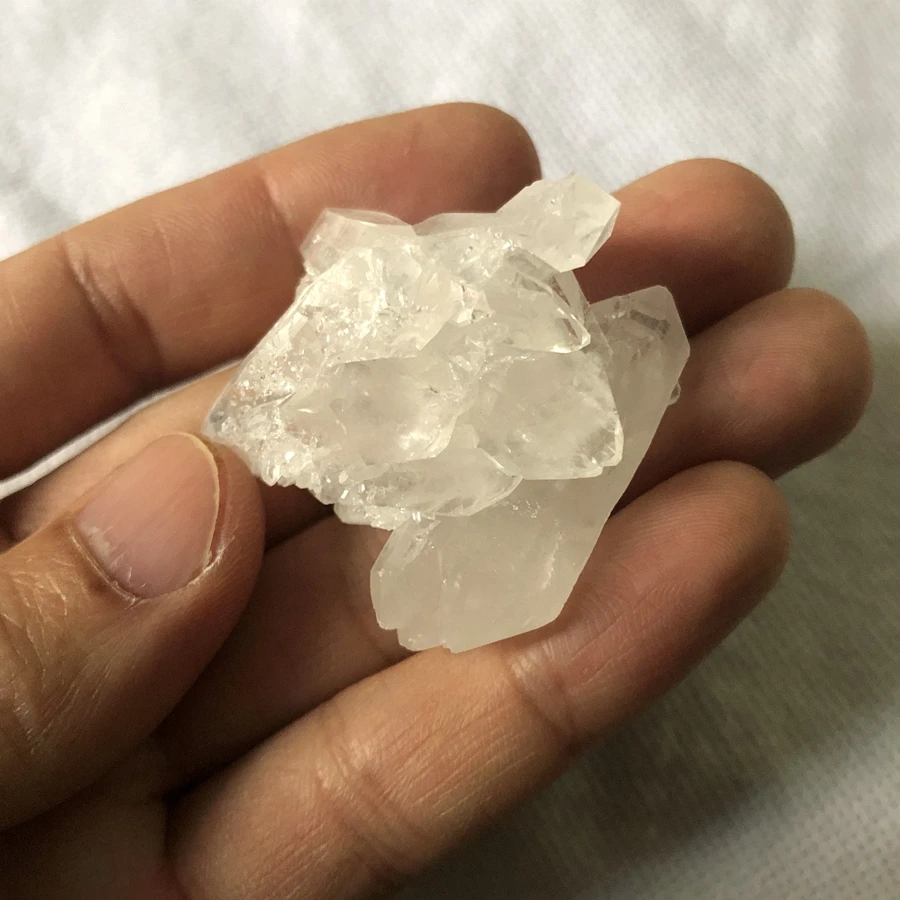 Clágulo de cuarzo blanco Natural, 1 pieza, hermosa piedra curativa de cristal, espécimen Mineral, roca decorativa, 35-65g, oferta promocional