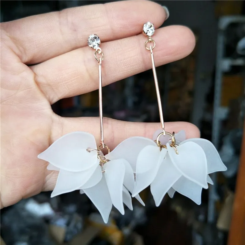 2024Geometric New Design Drop Earrings For Women Transparent Flower Rhinestone Long Chain Tassel Bead Pendant Earrings Wholesale