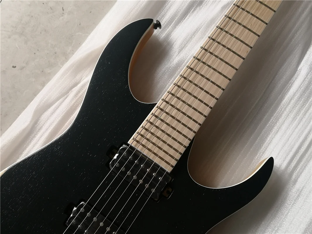 free shipping 7 strings guitar,matte black mah guitar,ASH wood body,black locked button,HH pickups,fixed bridge,maple fingerboar