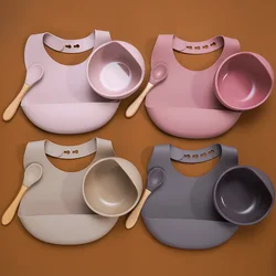 100% Food Safe Approve Silicone New Design Fashionable Comfortable Infant Burp Bibs Waterproof Bowl Spoon Set Baby Accessories