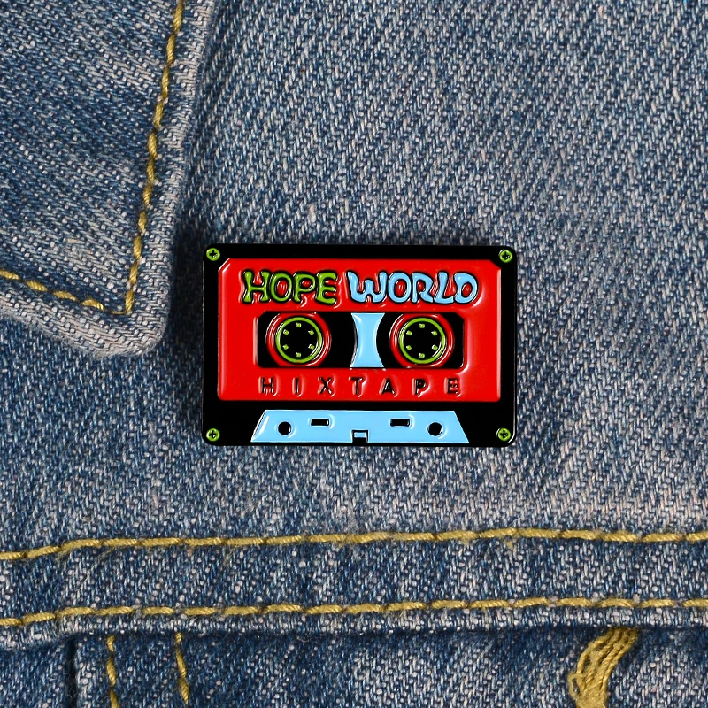 QIHE JEWELRY Music Enamel Lapel Pins Classic Phonograph Vinyl Records Brooches Badges Fashion Pins Gifts for Friends Wholesale view 5