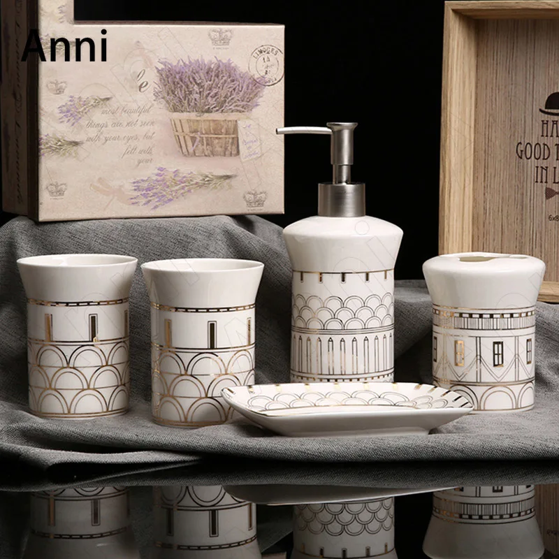 

Creative Golden Applique Bathroom Accessories Set Ceramic European Modern Overglaze Five Piece Set Shower Accessories Home Decor