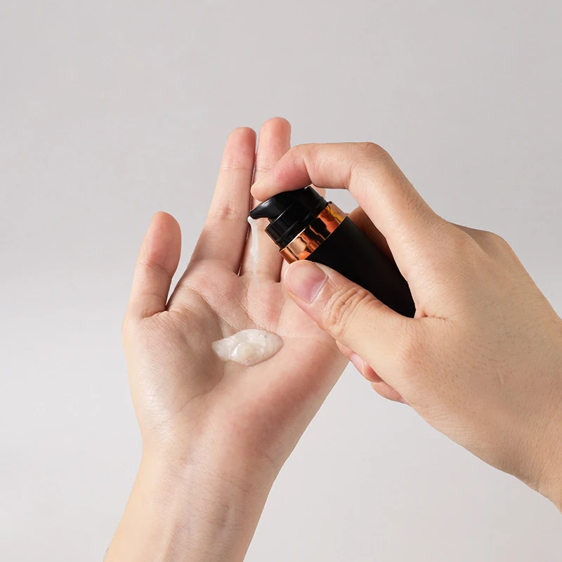 الرش رذاذ زجاجة محلول زجاجة ضخ بلاستيكية 15 مللي 30 مللي 50 مللي مضخة تفريغ زجاجة السفر تعبئة الحاويات أسود خفيف