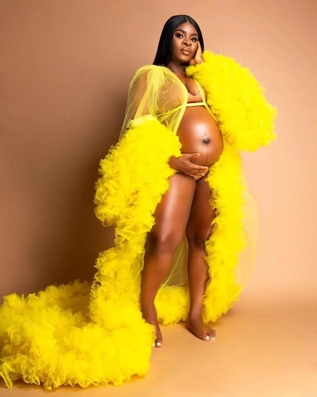 

Bright Yellow Pregnant Women Dress Sexy Photograph Robes Sleepwear Ruffles Robe Tiered Gown Bathrobe Sexy Nightdress Femme