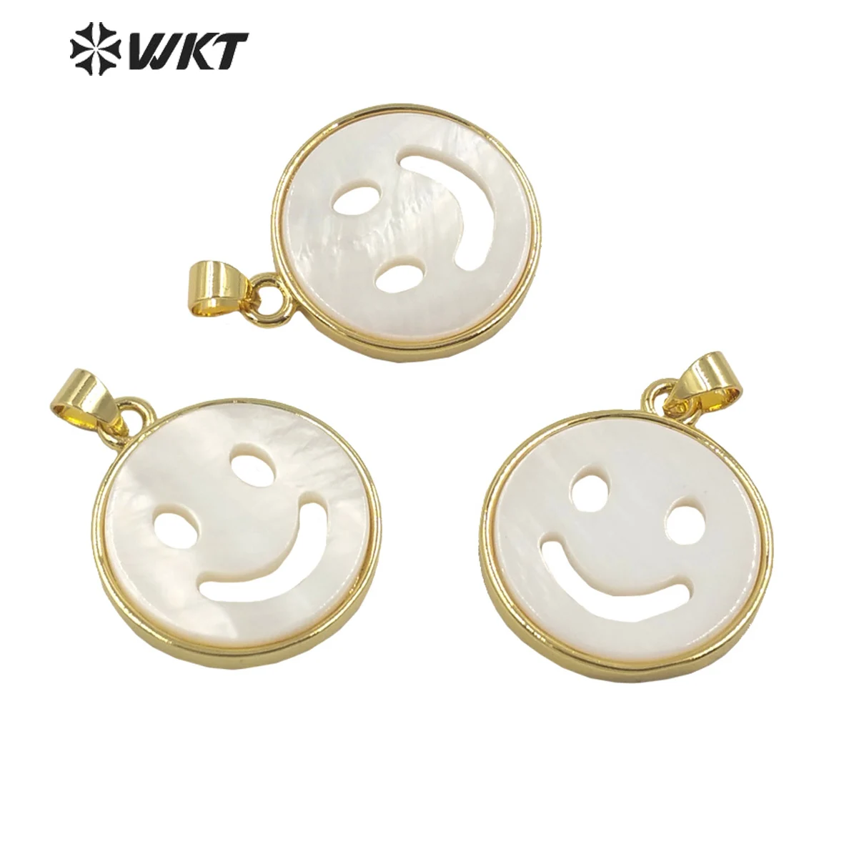 

WT-JP288 WKT Ins Style Personality Smile Face Circular Gold Plated Noble Mother of Pearl Pendant Jewelry for Necklaces Earring