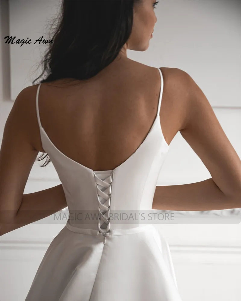 Magia awn elegante cetim vestidos de casamento lado dividir manga curta puff simples a linha laço-up voltar vestidos de noiva abito da sposa