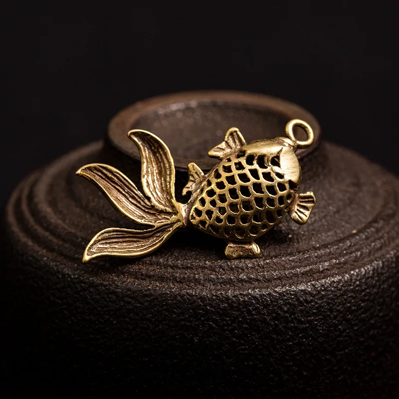 Handmade Pure Brass retro Hollow carved goldfish ornament Miniature Fitting Keychain Pendant souvenir m0092