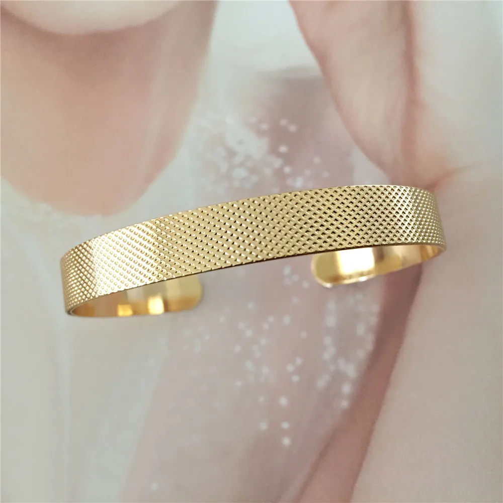 New Gold Color Plating Textured Bangle For Women Girl Office Lady Runway Modern Vintage Casual Elegant Chic Jewelry Accessory