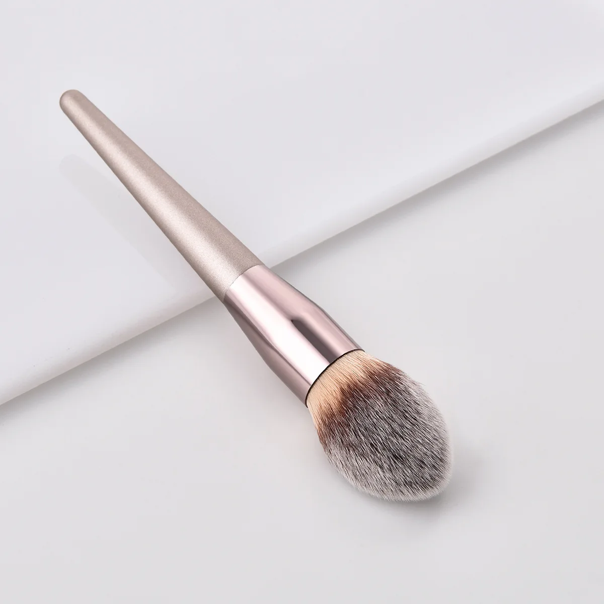 4 pcs Champagne Makeup Brushes Set Foundation Powder Blush Blending Concealer Contour Highligh Face Beauty Women Make Up Tools