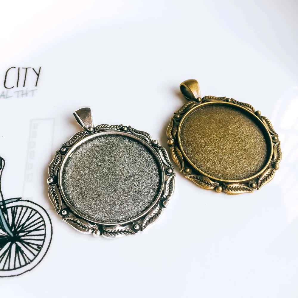 5pcs/lot 30mm Necklace Pendant Setting Antique Bronze Silver Color Glass Cabochon Blank Base Supplies for Jewelry Finding T81