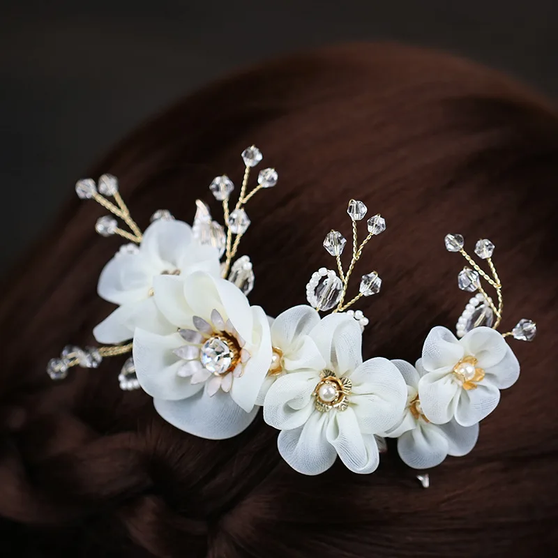 Biała przędza jedwabiu kwiat z mały kryształ koraliki Hairwear Haircomb Bridal przędza kwiat dziewczyna Hairwear EA