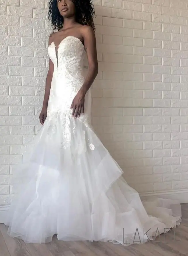 Vestido de novia blanco de sirena con múltiples capas, traje de novia con escote Corazón, hecho a medida, Primavera