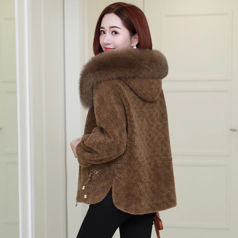 Women Real Wool Fur Coat Sheep Shearing Coats Female Short Warm Autumn Winter Jackets Fox Fur Hooded Clothes 2020 LWL1271