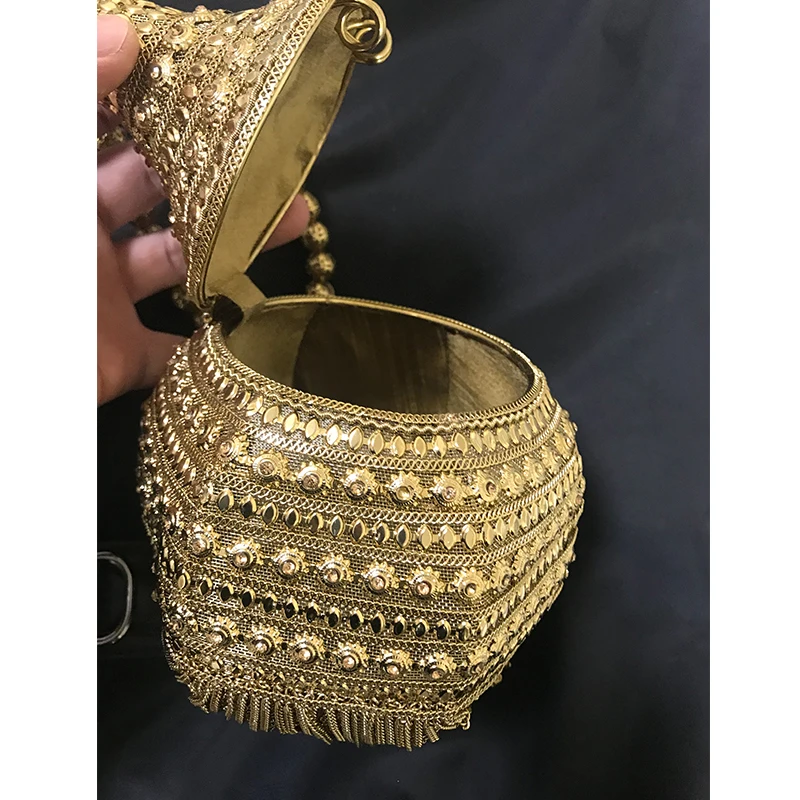 DOYUTIG Indian Vintage Hand-Made Metal Handbag Women\'s Shiny Rhinestone Tassel Wedding Clutches Female Luxury Evening Bags F742