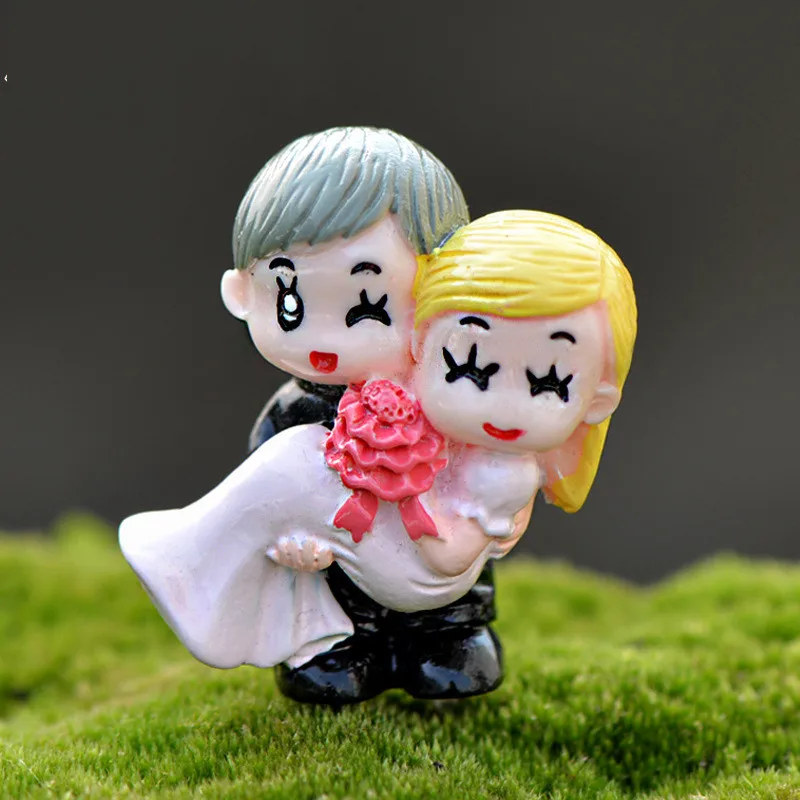 Lovers Romantic Couple Figurine Wedding Miniatures Bride and Groom Terrarium & Fairy Garden Decor Vehicle Interior Decor