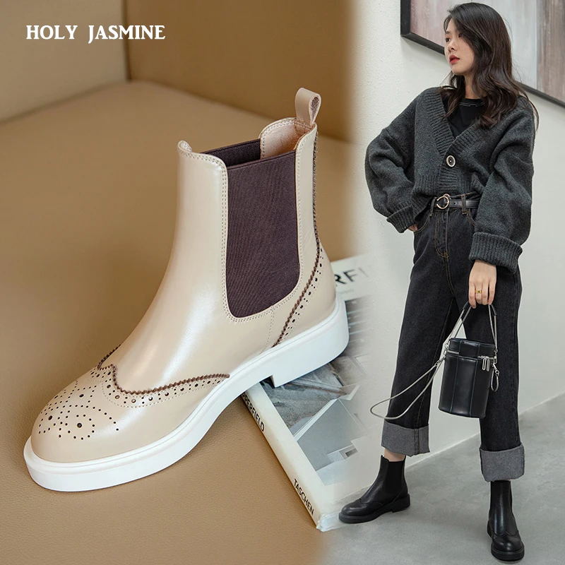 Women shoe Genuine Leather Boots Brogue Carved Ankle Boots Fashion Chelsea Low Heels Ladies Booties Autumn 2021 New Ladies Shoes