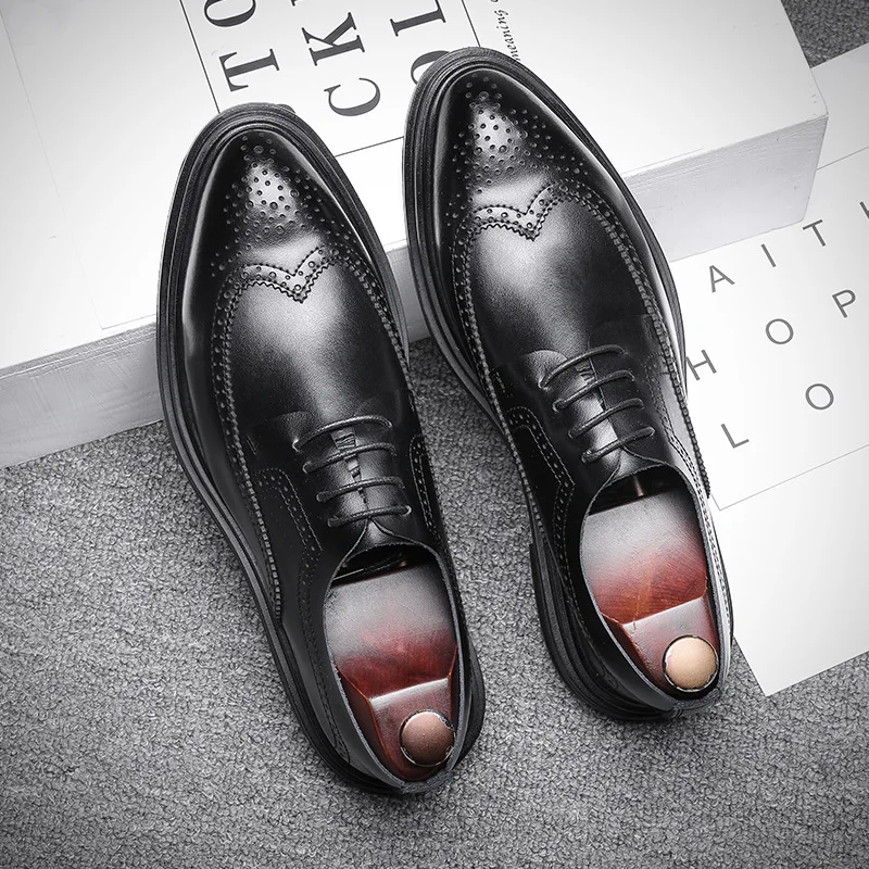 

England style men casual business office formal dress soft leather bullock shoes black brown carvning brogue shoe mans sneakers