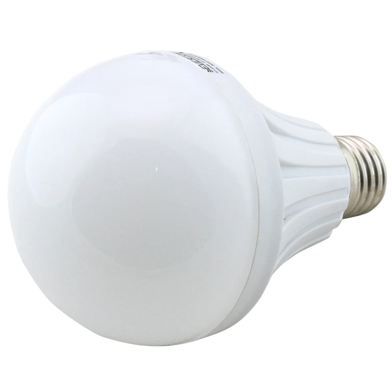 THERE 13386*9 WATT E27 220 V RECHARGEABLE WHITE LED BULB 6500 K