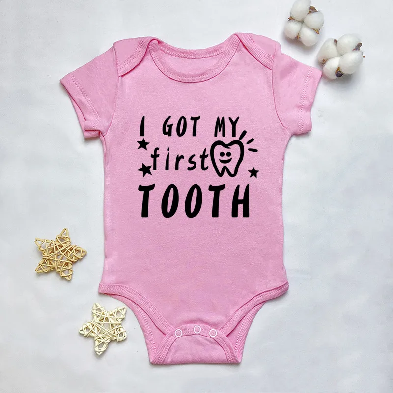 Funny I Got My First First Tooth พิมพ์เด็ก100% ผ้าฝ้ายนุ่มทารกแรกเกิด Romper สำหรับ0-24เดือนทารกเสื้อผ้า