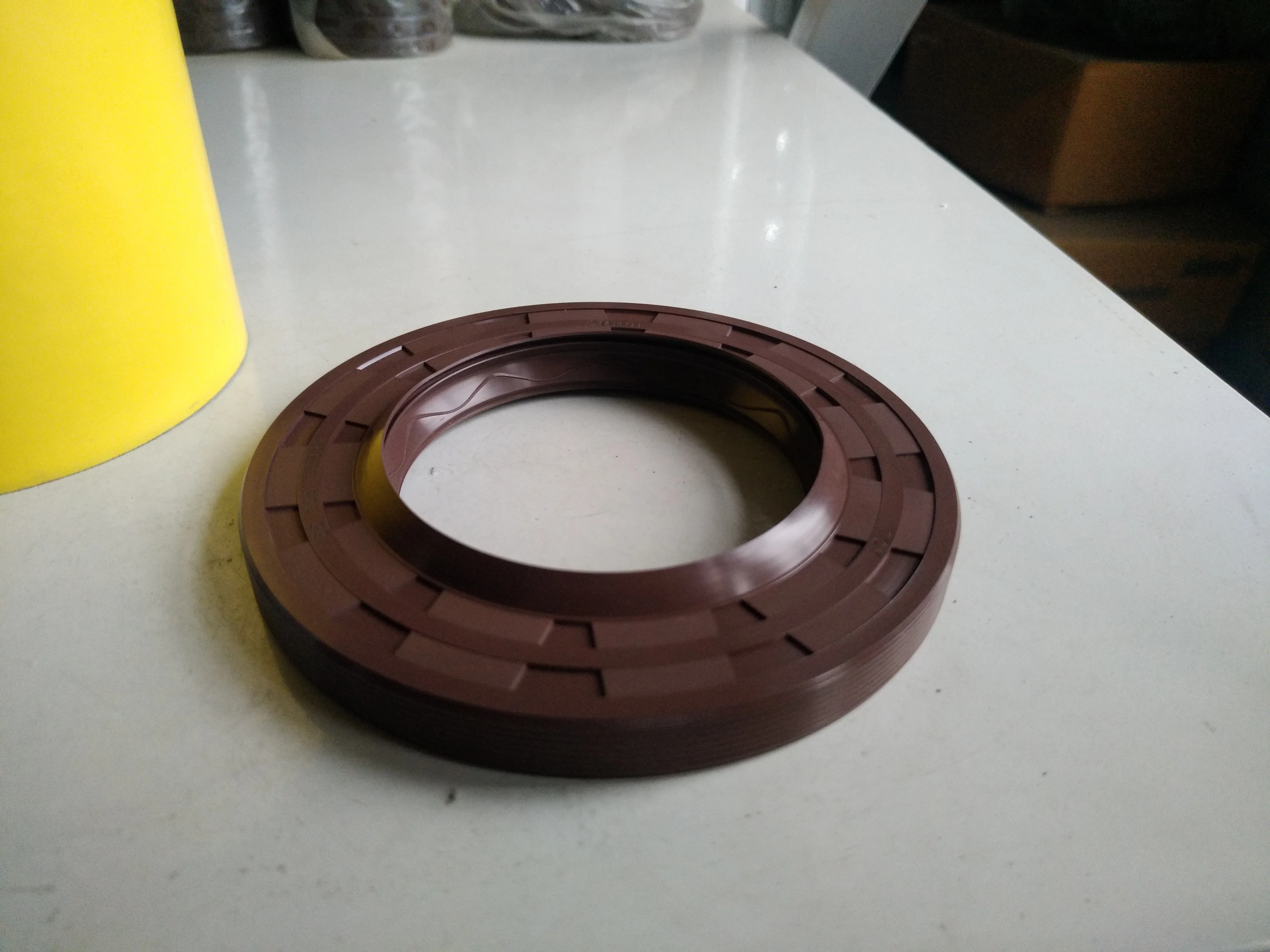 

DMHUI brand oil seal 65*105*10/14 /65X105X10/14 -FKMbrown rubber