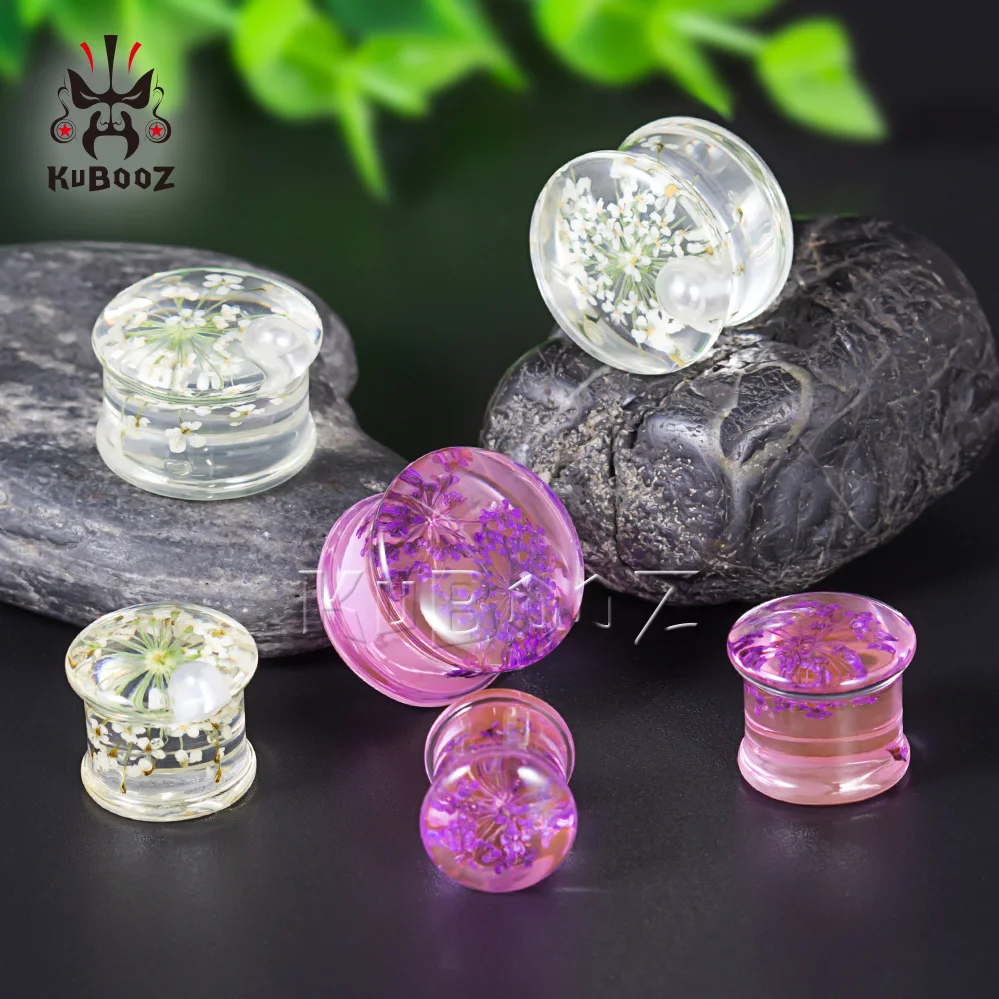KUBOOZ najnowsza popularna biała perła fioletowym kwiatem wskaźniki akrylowe zatyczki do uszu modne Piercing biżuteria zatyczki do uszu 2 szt. — zdjęcie 3