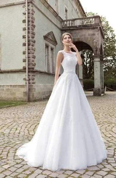 Nova chegada 2016 vestidos de baile romântico vestidos de casamento rendas chepel trem vestidos de noiva feitos sob encomenda