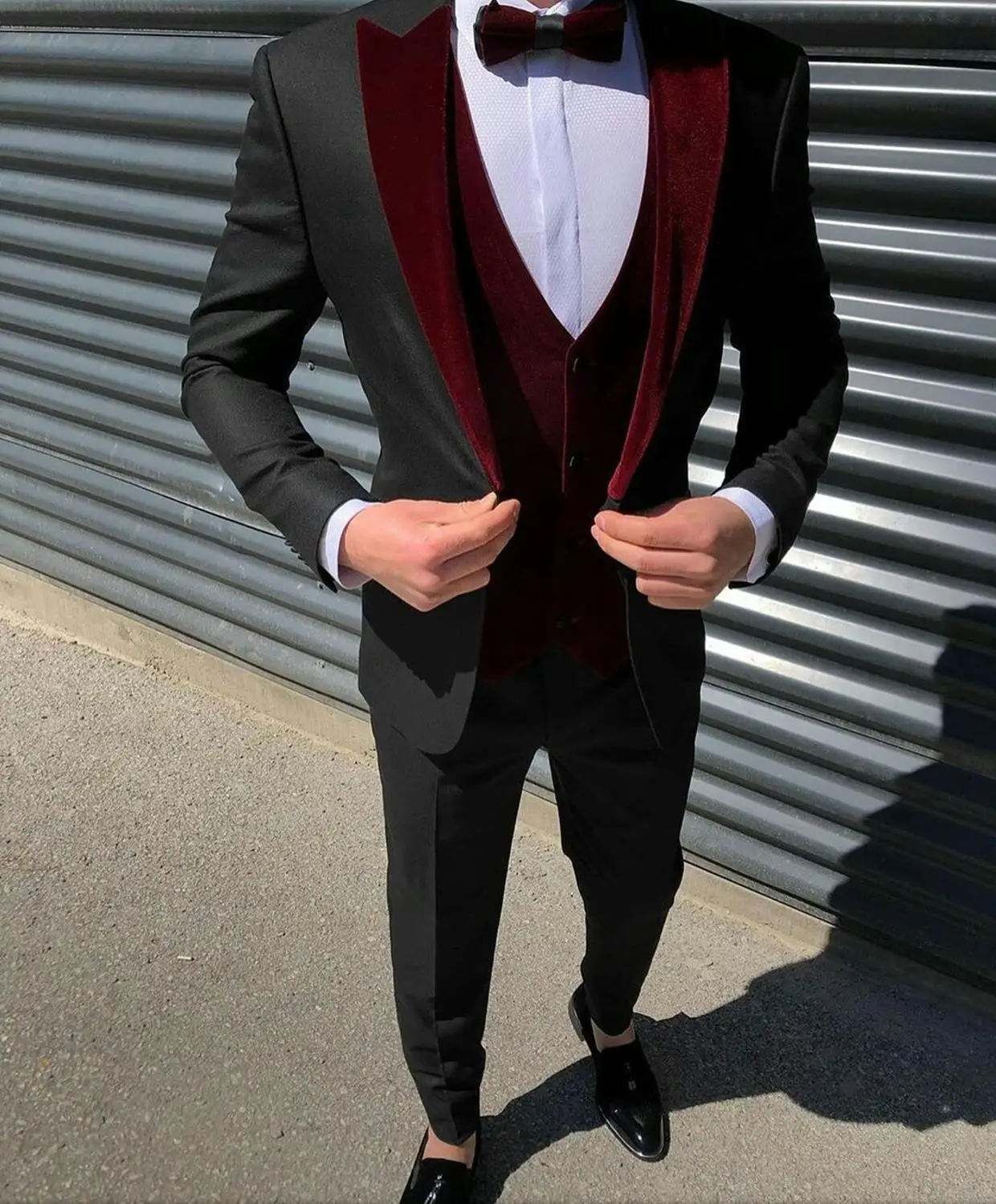 3 Pcs Mens Suits Wedding Tuxedos Custom Made Velvet Groom Groomsmen Suit Mens' Business Formal Wear