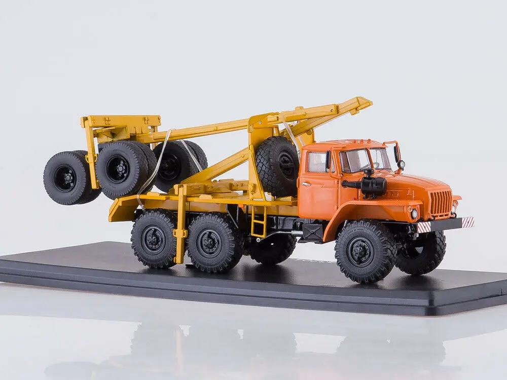 NEW SSM 1/43 Logging Truck with Trailer Ural-43204-10 USSR Car Timber Carrying Vessel Long Vehicle Diecast Alloy toys SSM1225