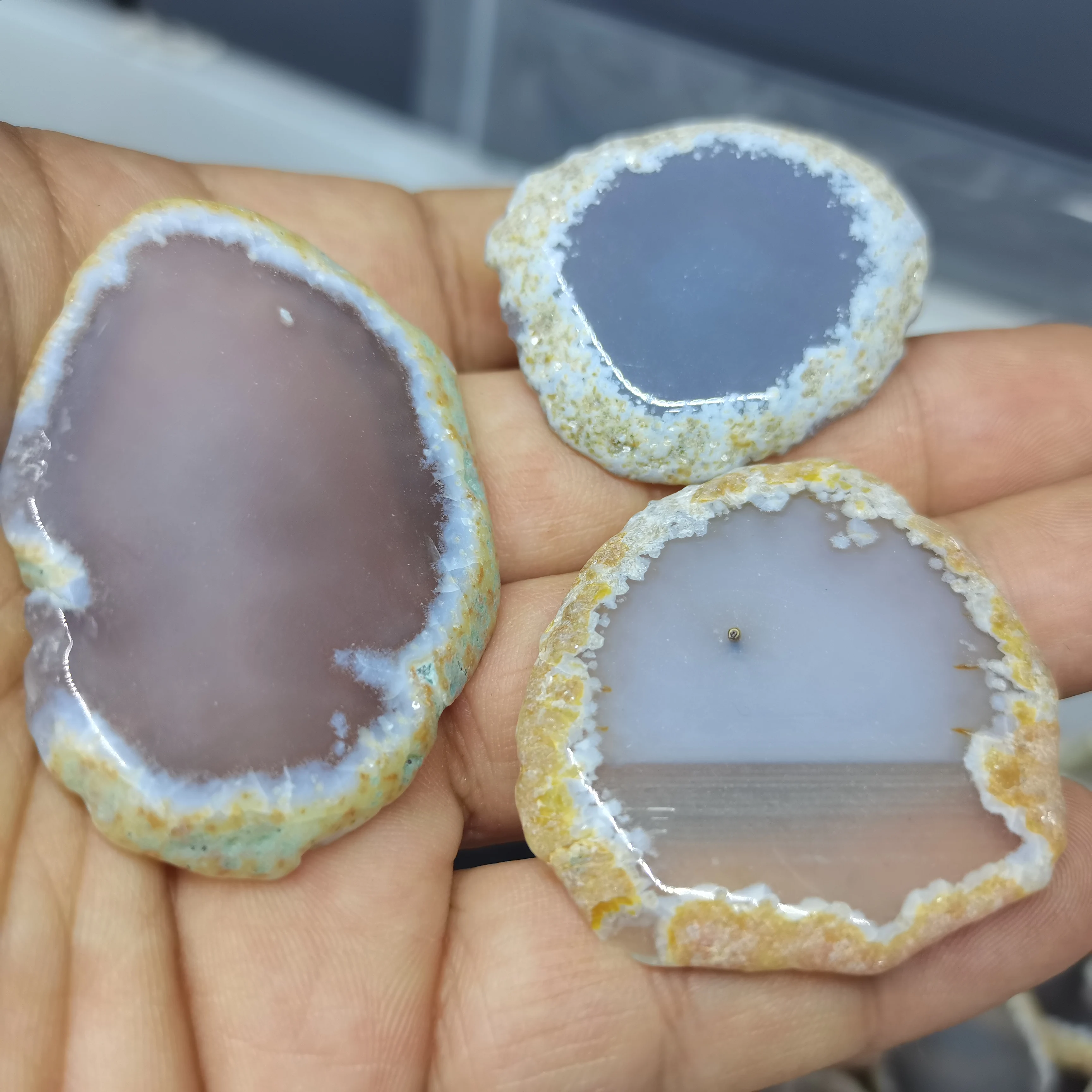 

3PCS Natural White Agate Slice Grey Gemstones Specimen Healing Quartz Crystal Coaster For Chakra Gifts Or Home Decoration