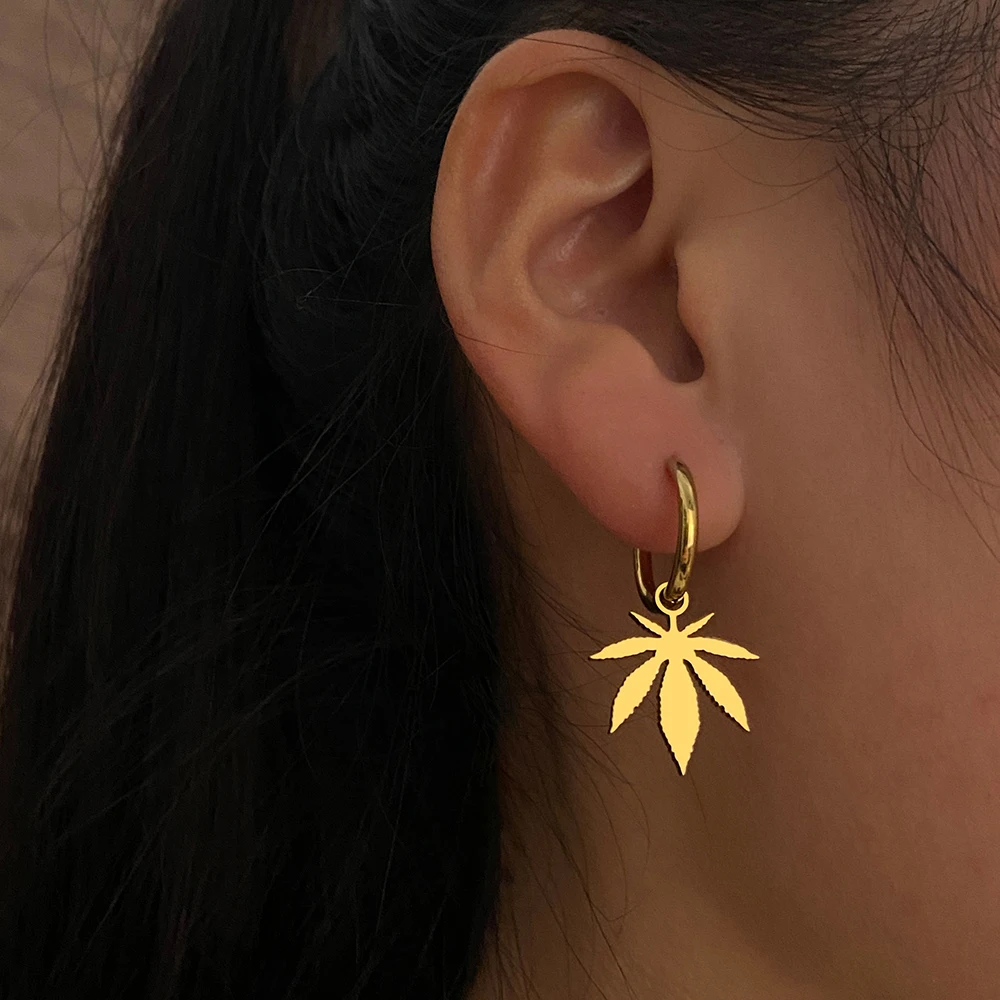 Pendientes de acero inoxidable para mujer, aretes de aro chapados con amuleto de hoja de arce, tendencia 2022, joyería para fiesta, el mejor regalo