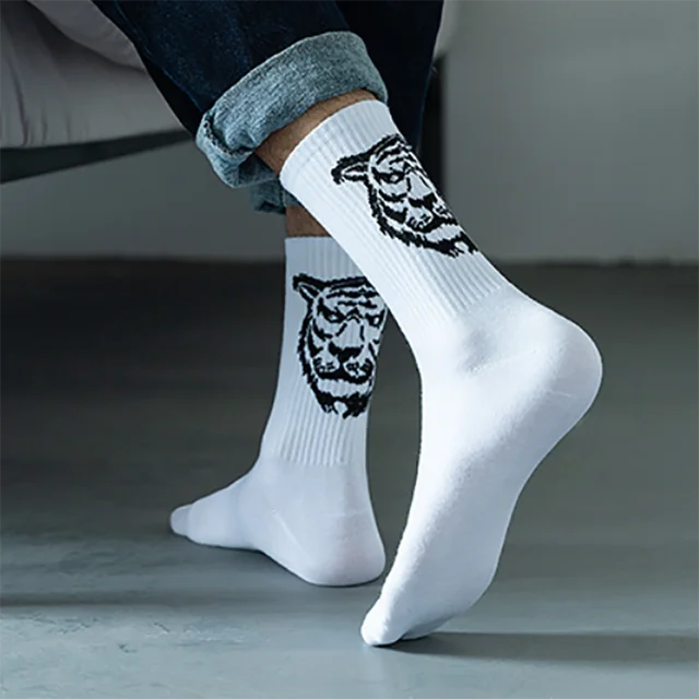Skarpety męskie Bawełniane Animal Print College Style Cartoon Black White Panda Lion Eagle Tiger Wolf Sportowe krótkie skarpetki Hip Hop Man Sox