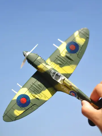 22cm 4D Diy Toys Fighter Assemble Blocks Building Model Airplane Military Model Arms WW2 Germany BF109 UK Hurricane Fighter