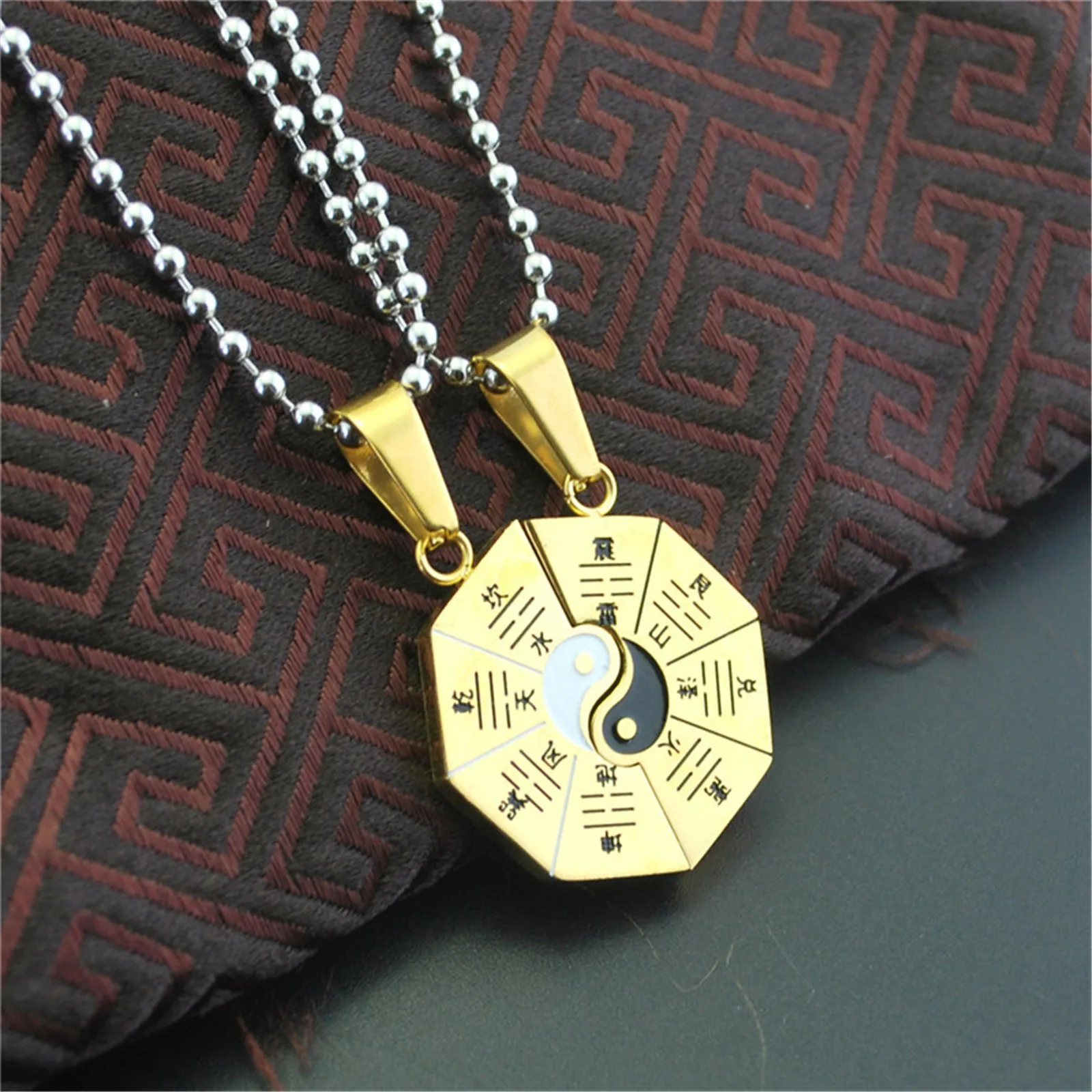 Bagua Tai Chi Couple Puzzle Necklace Stainless Steel Metal Pendants for Best Friends Free Pride Yin Yang Friendship Necklace