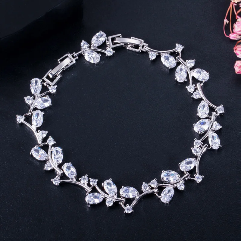 Pera Elegant Leaf Dazzling Green CZ Stone Yellow Gold Color Tennis Charm Bangle Bracelets for Women Pageant Party Jewelry B179