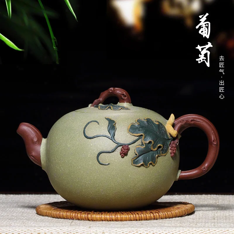 

★Yixing purple clay teapot famous designer Dale's pure handmade flower grape