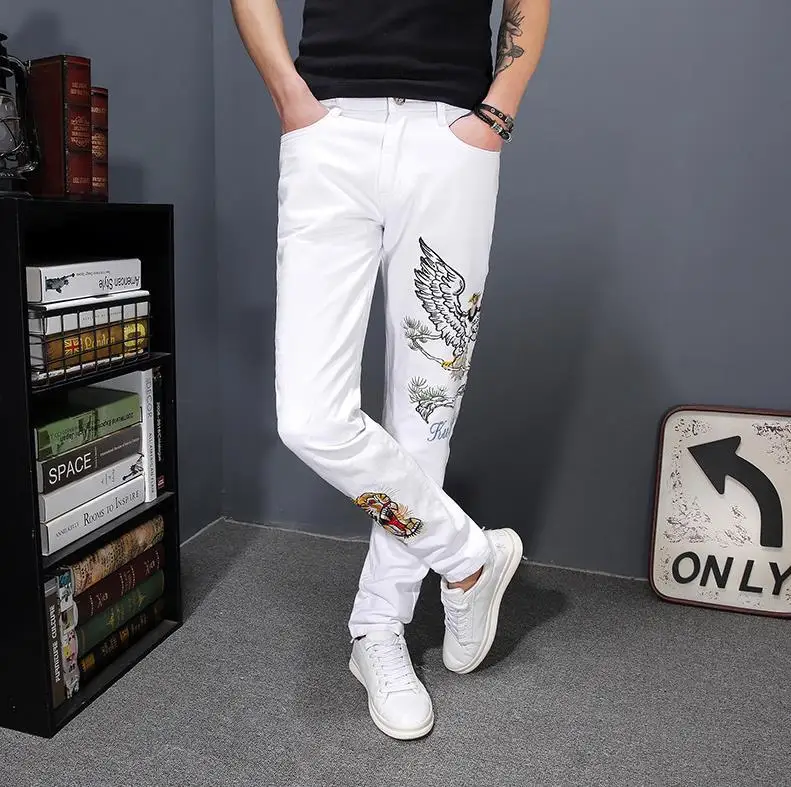 Mode männer Top Tiger Adler Gestickte Patches Weiß Denim Slim Fit Frühling Sommer Hosen Jeans