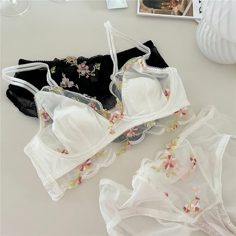 

Light luxury girl high sense of embroidery lingerie underpants suit sexy thin soft steel ring bralette comfortable bra underwear