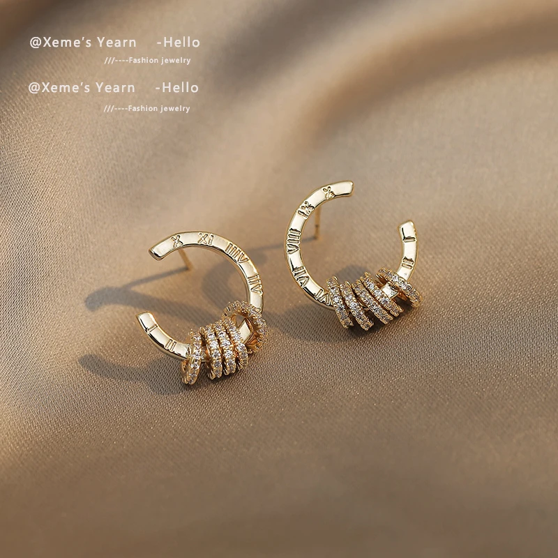 2020 New Classic Roman Digital Round Stud Earrings with Simple Needle South Korean Women's Jewelry Temperament Party Earrings
