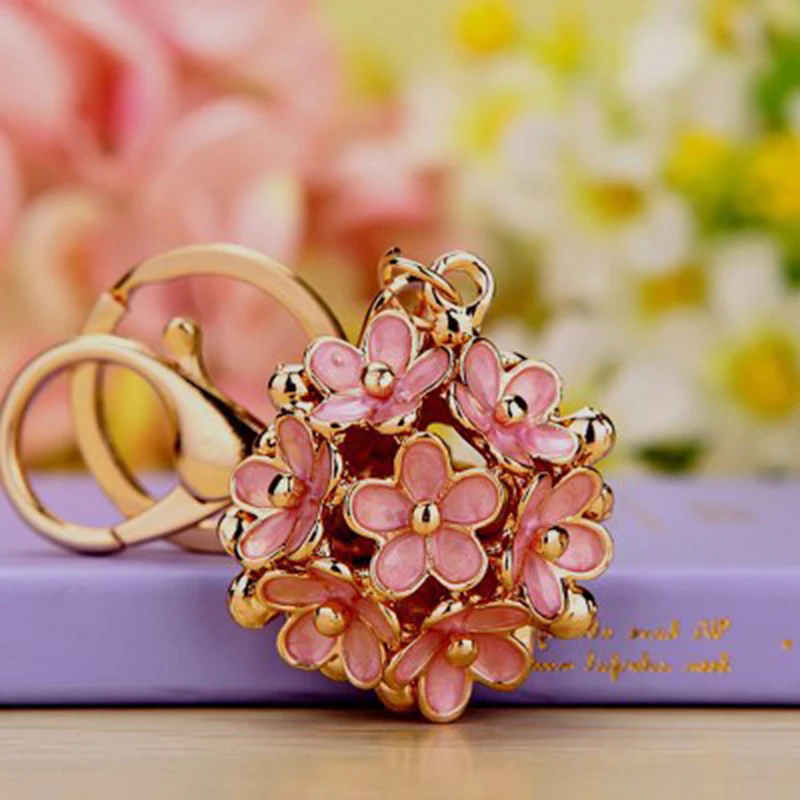 Charms Woman Bag Bag Car key Chain 3D Stereoscopic Hollow Air Quality Daisy Flower Suitable Temperament Lady Girl Bag key chain