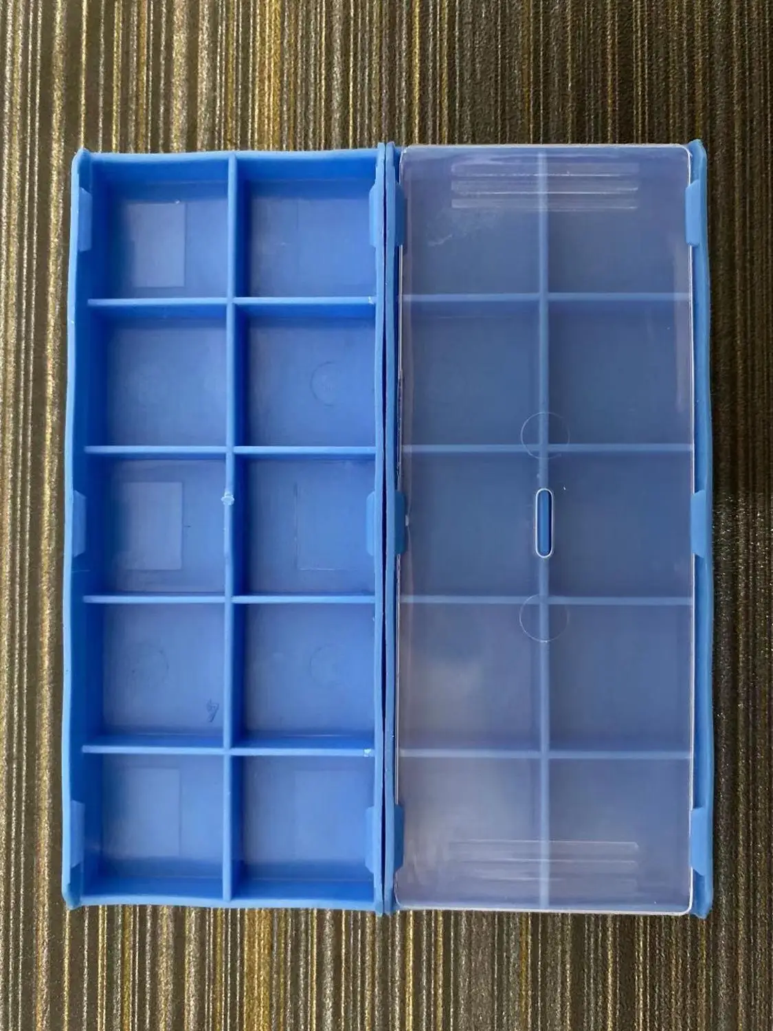 100 sets of new empty blue and white plastic rectangular boxes for carbide blades