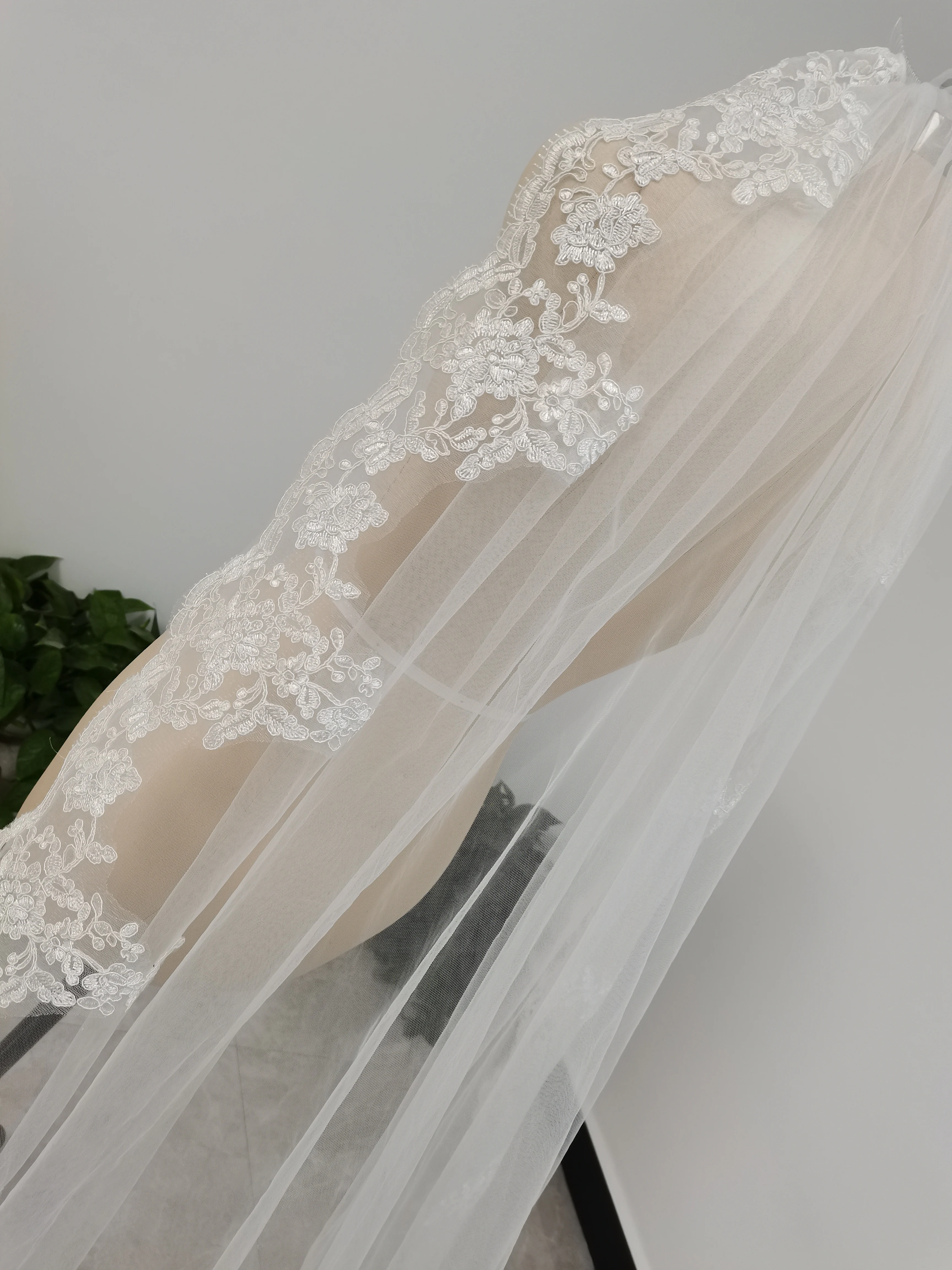 One layer lace cathedral wedding veil full edge lace veil white/ivory bridal veil